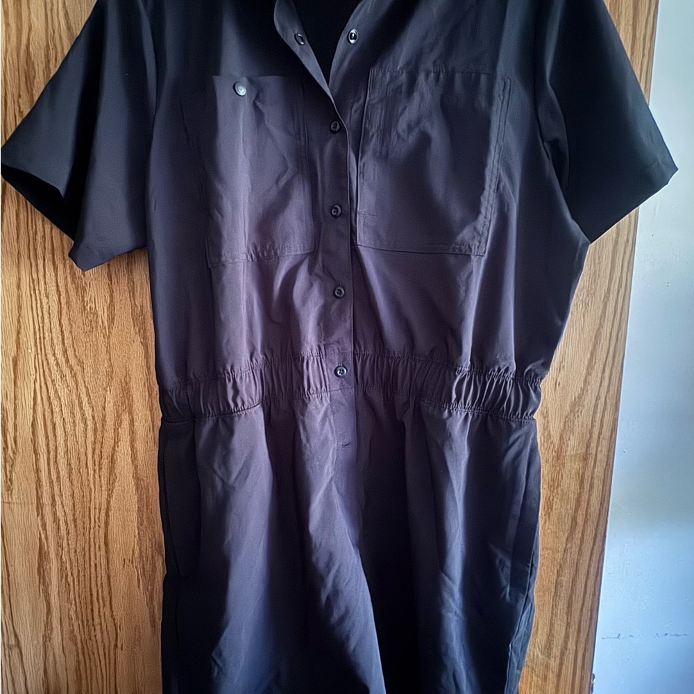 Woman’s Black Short Sleeve Shirt